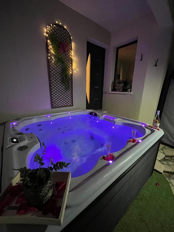 Chambre Au Calme Avec Spa Privatif Gratuit Sud Aveyron Les Palmiers Des Causses 塔恩河畔圣罗姆 外观 照片